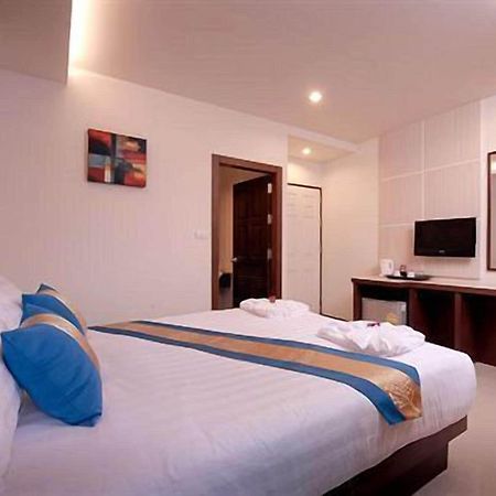 Hotel Tuana Blue Sky Patong Exterior foto